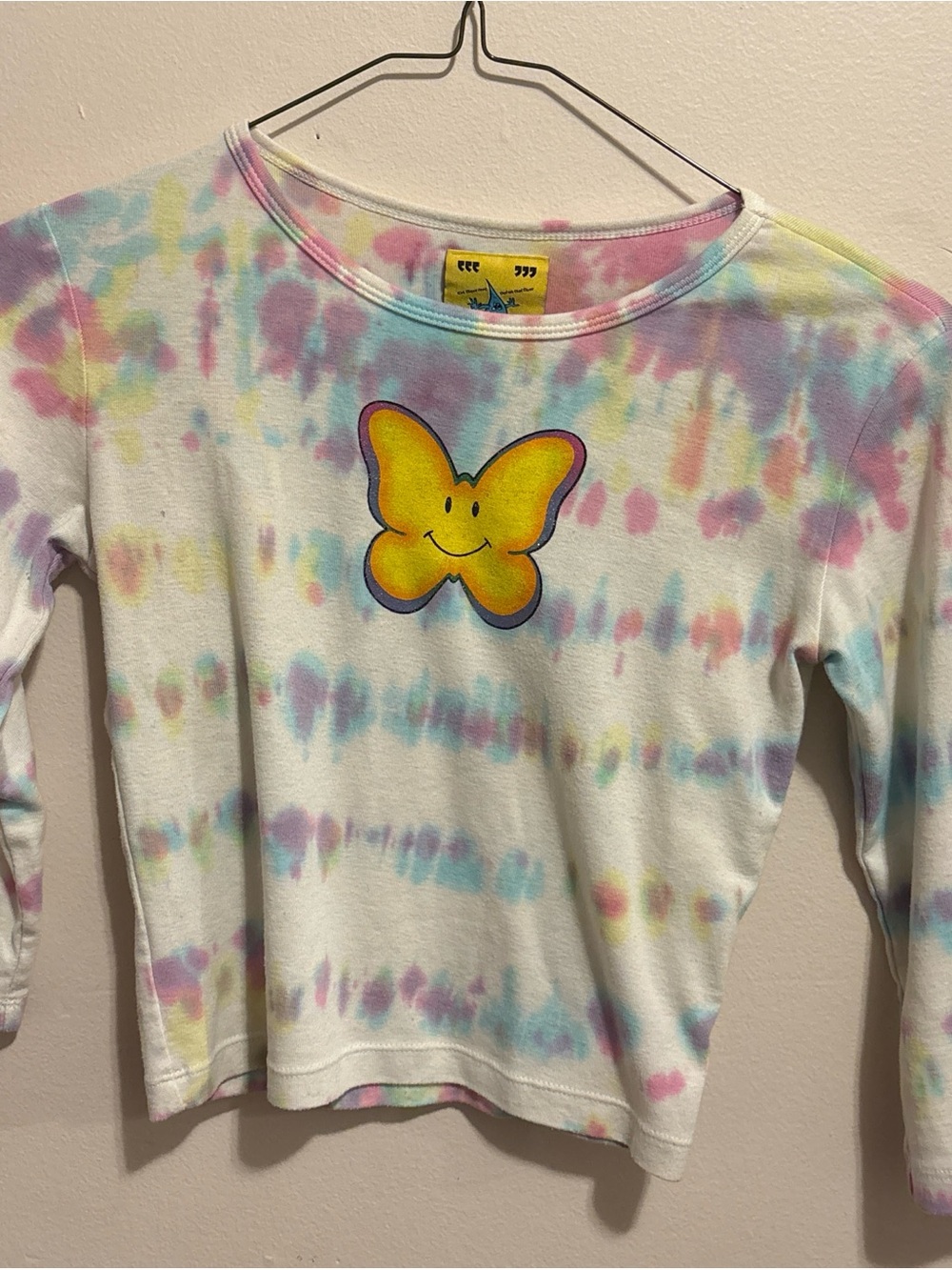 UNIF Pastel Graphic Long Sleeve Cropped Tee